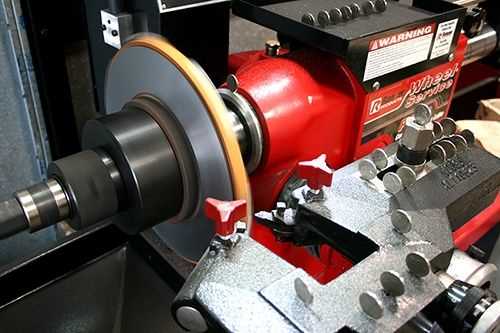 Key features to look for in a brake lathe machine