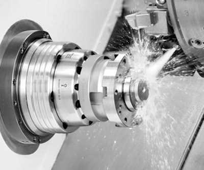 Importance of Cutting Fluid in Lathe Operations