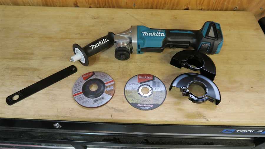 Key Features of Makita Battery Angle Grinders