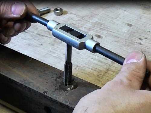 Using a tap wrench